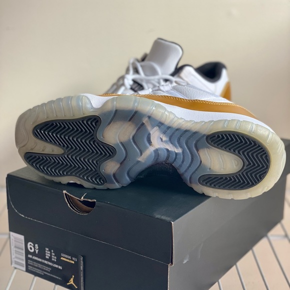 Air Jordan 11 low “Closing Ceremony” - Picture 4 of 5